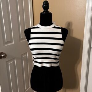 Cropped Sweater Tank 🖤